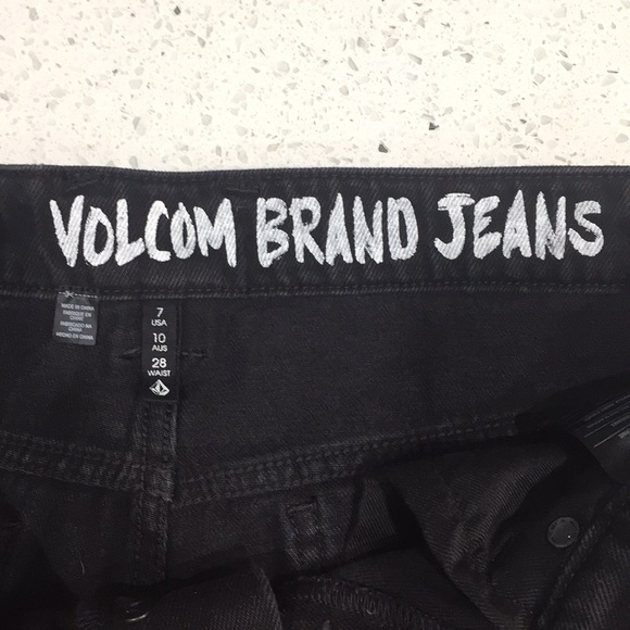 Volcom shorts size us 7 aus 10 waist 28 - Picture 2 of 2